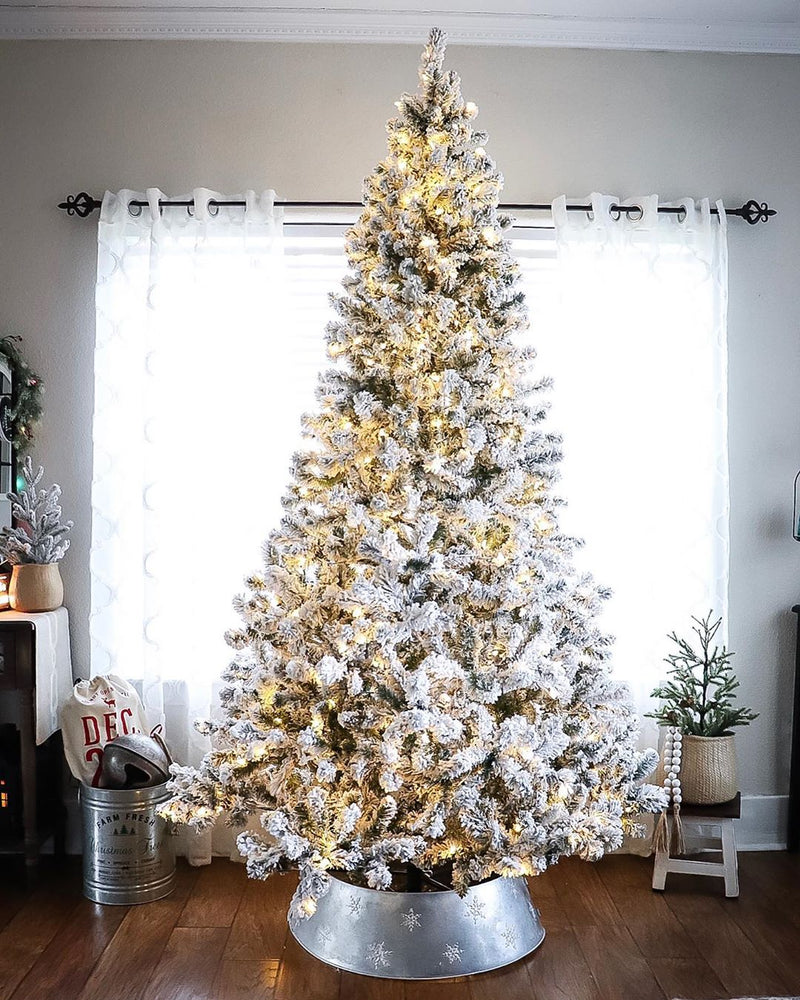 (OPEN BOX) 8' PRINCE FLOCK® TREE WITH 550 WARM WHITE LED LIGHTS, FINAL SALE